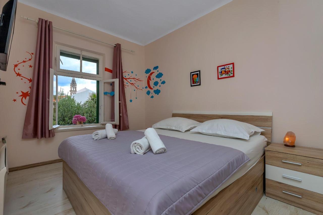 Apartman Montana, Town Centre Макарска Экстерьер фото