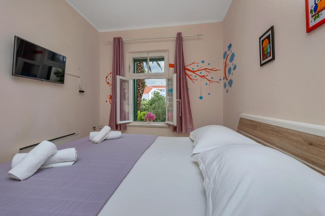 Apartman Montana, Town Centre Макарска Экстерьер фото