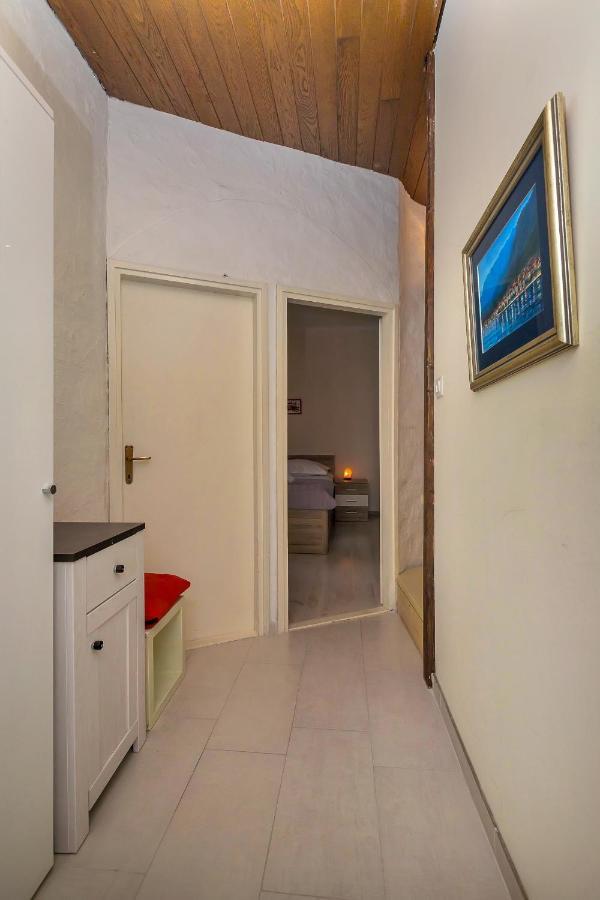 Apartman Montana, Town Centre Макарска Экстерьер фото