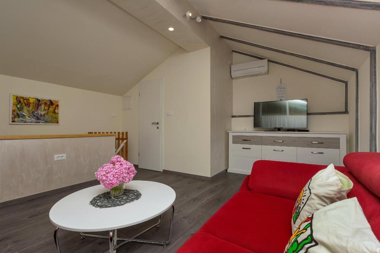 Apartman Montana, Town Centre Макарска Экстерьер фото
