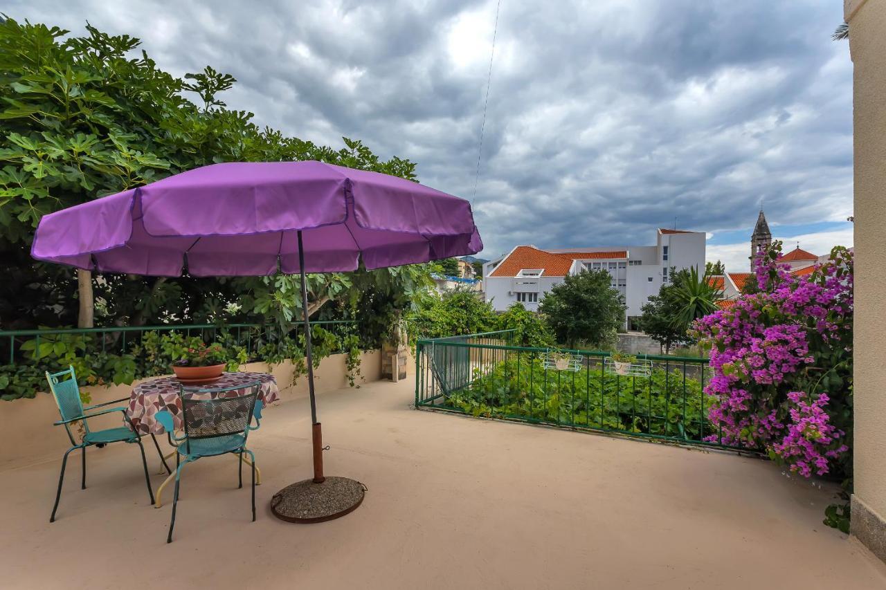 Apartman Montana, Town Centre Макарска Экстерьер фото